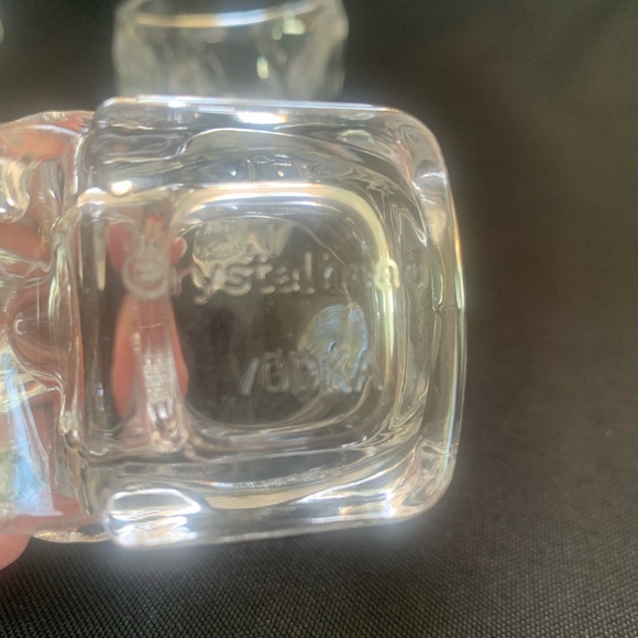 Crystal Head Skull Bottle & Shot glasses - Picture 11 of 11